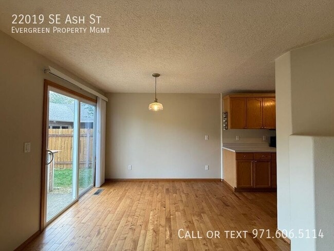 Building Photo - 22019 SE Ash St