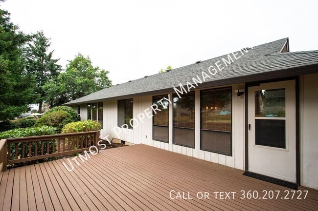 Building Photo - 2611 SE 152nd Ave