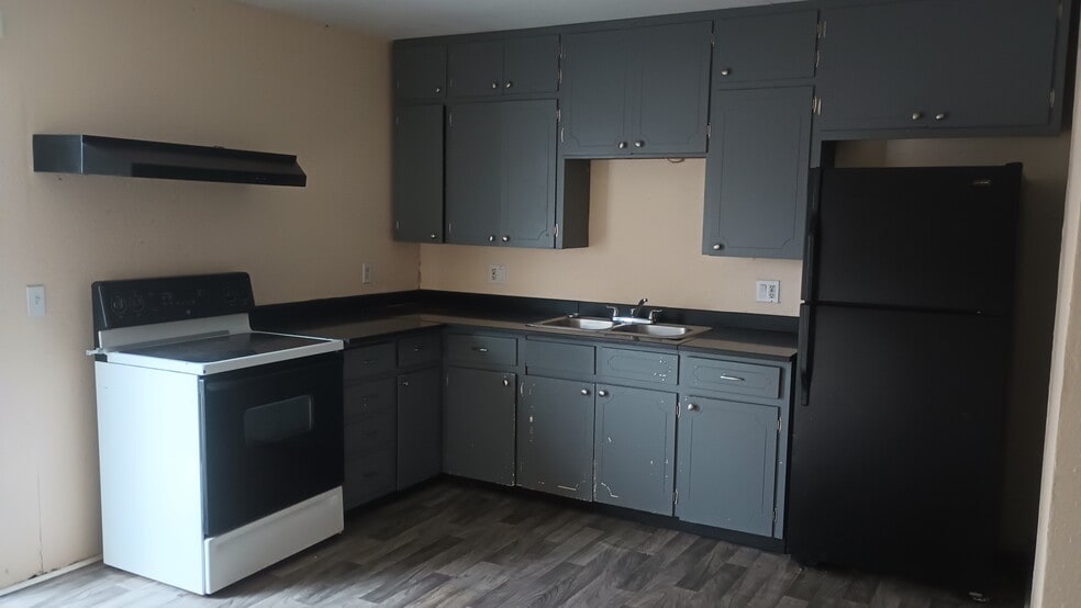 Kitchen. - 3412 Victoria Cir