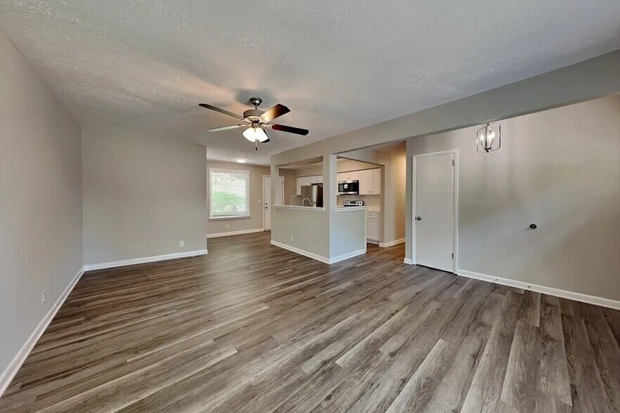 Building Photo - 691 Frankfort Dr