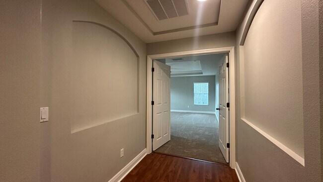 Building Photo - 418 Brentwood Club Cove