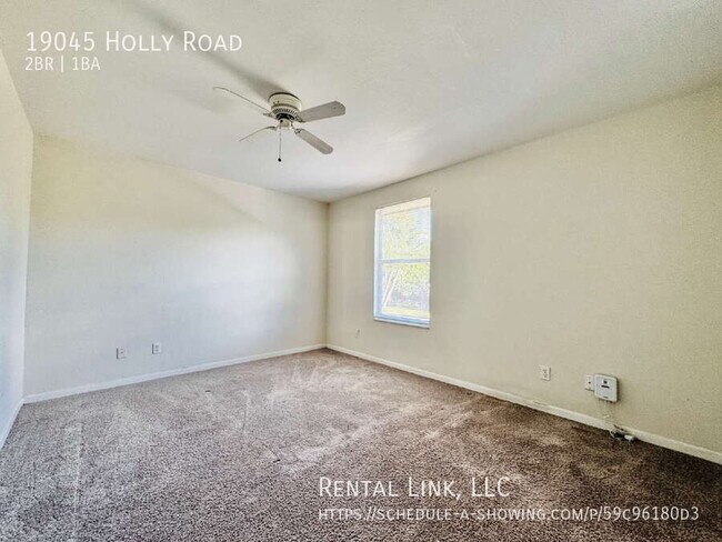 Building Photo - 19045 Holly Rd