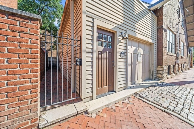 Building Photo - 503 S 3rd St