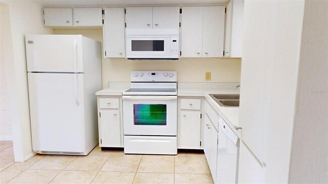 Building Photo - 1213 Glen Oaks Dr E