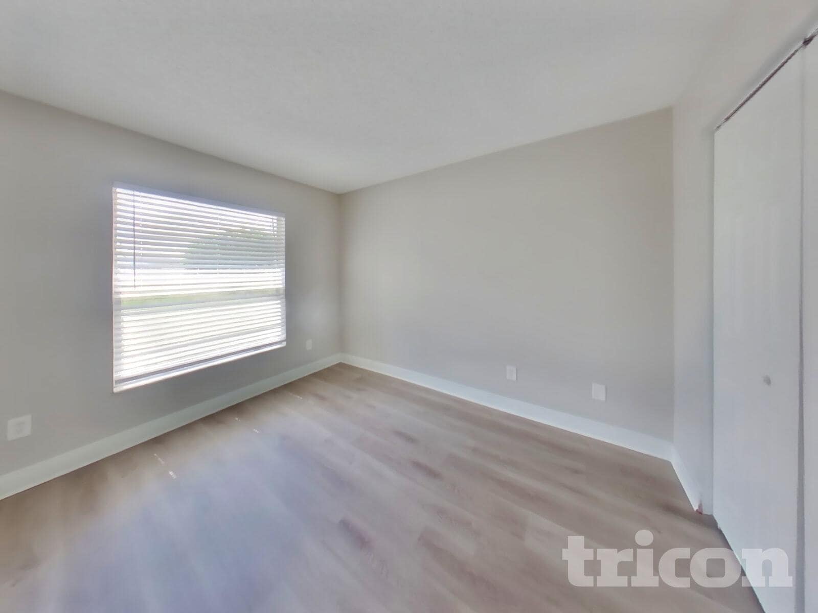 Building Photo - 1020 Red Oak Cir
