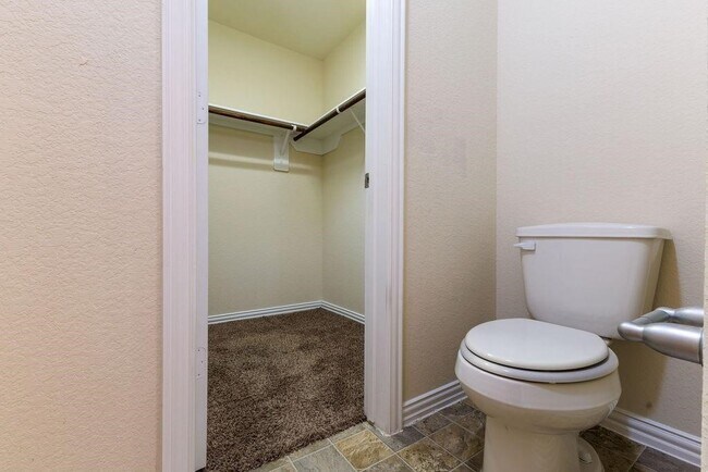 Building Photo - 11413 Hackmatack Way