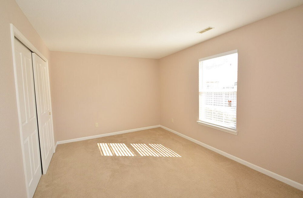 Building Photo - 285 Pennwood Ln