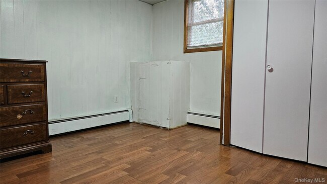 Building Photo - 225 Monhagen Ave