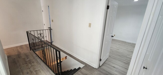 Building Photo - ALL PROSPECTIVE TENANTS MUST SUBMIT A $58 NON-REFUNDABLE APPLICATION FEE PER APPLICANT ONLINE AND...