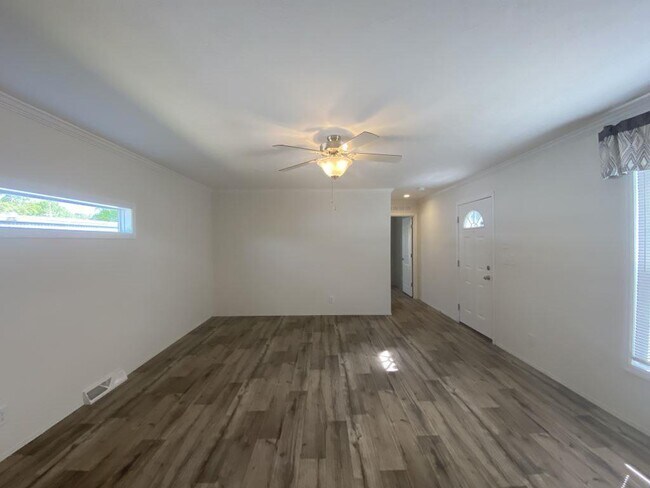 Building Photo - 7 Teal Ct