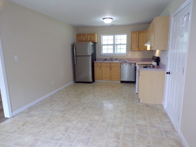 Building Photo - 1425 Hammerhill Rd