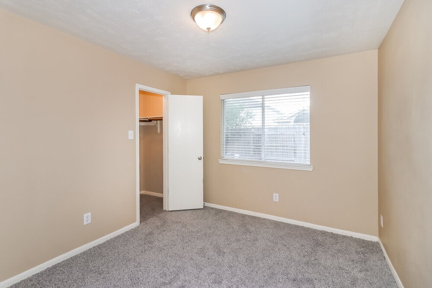 Building Photo - 6807 Arrowchase Ct