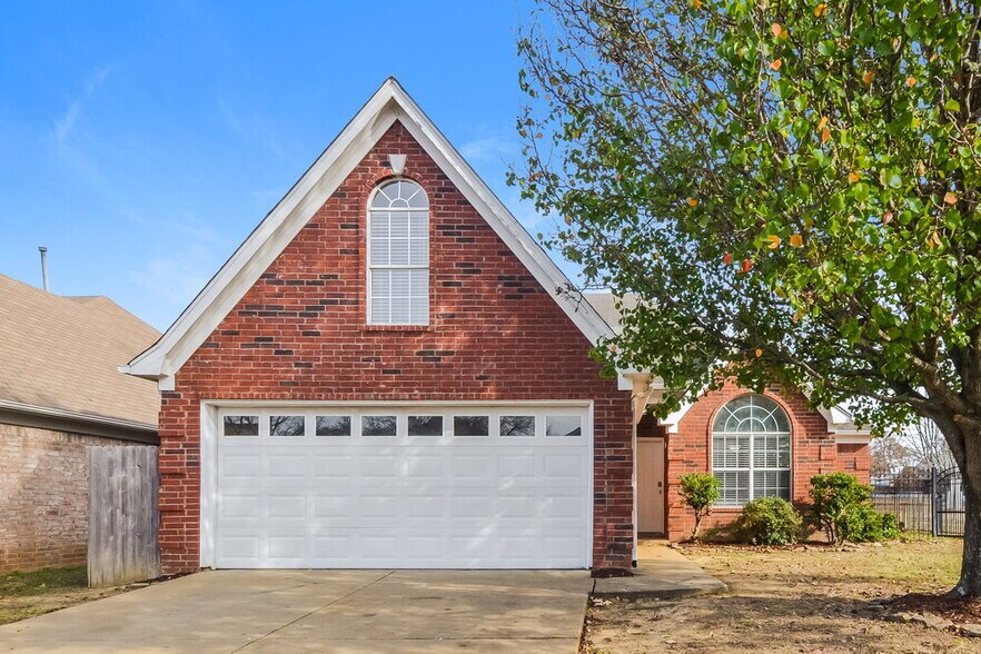 Primary Photo - 8180 Cross Point Dr