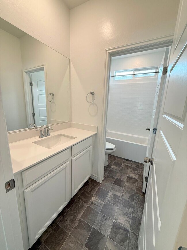 Building Photo - Gorgeous Home waiting for you!