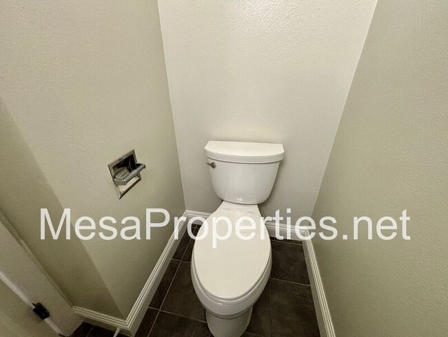 Building Photo - 118 N Glendora Ave