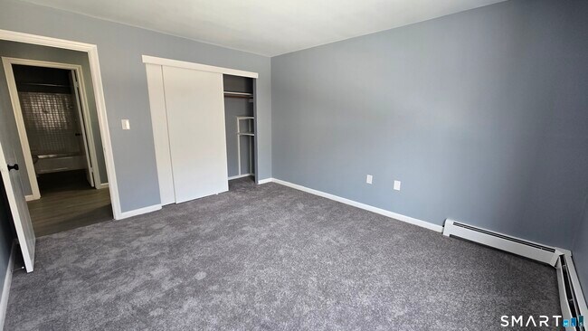 Building Photo - 2211 Cromwell Hills Dr