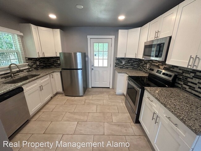 Building Photo - 3 br, 1 bath House - 1907 Burnet Street