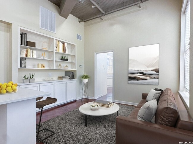 Building Photo - 245 Losoya St