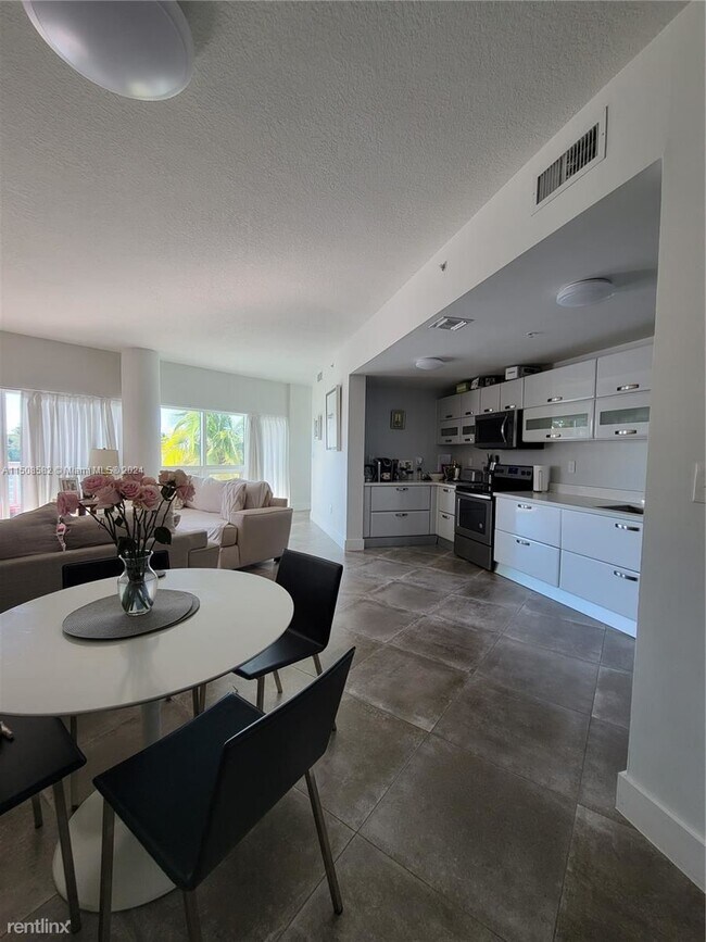 Building Photo - 3 br, 2 bath House - 6580 Indian Creek Dr ...