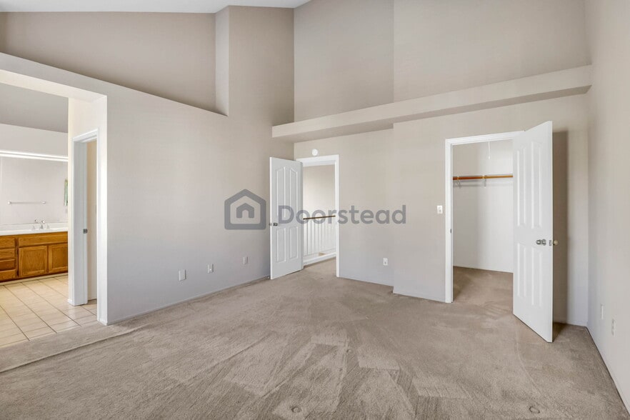 Building Photo - 2639 Heritage Park Cir