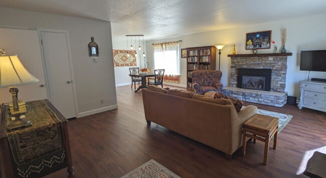 Building Photo - Quiet Peaceful Furnished 3/1.5 Condo, some...