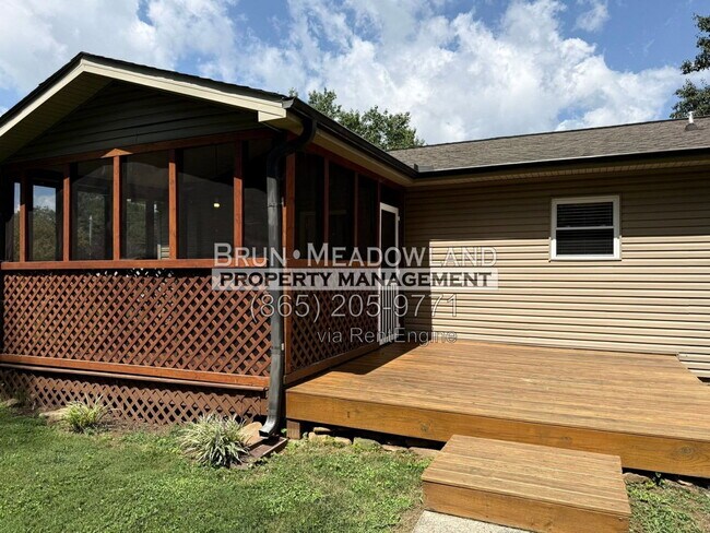 Building Photo - 103 Mapletree Ln