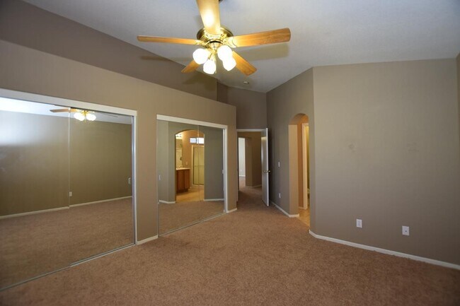 Building Photo - 1024 Clover Tip Ct