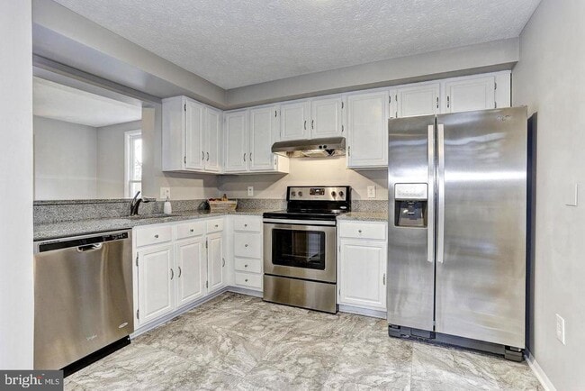 Building Photo - 3816 Bonnybridge Pl