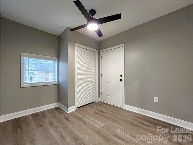 Building Photo - 96 1/2 Elm St