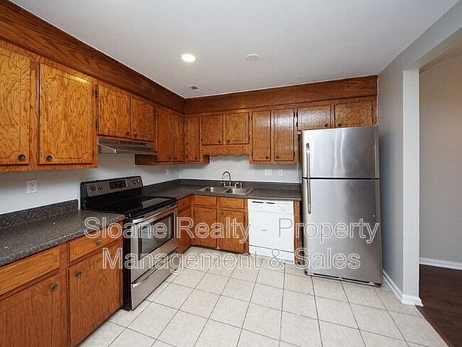 Building Photo - 7616 Valleyview Cir