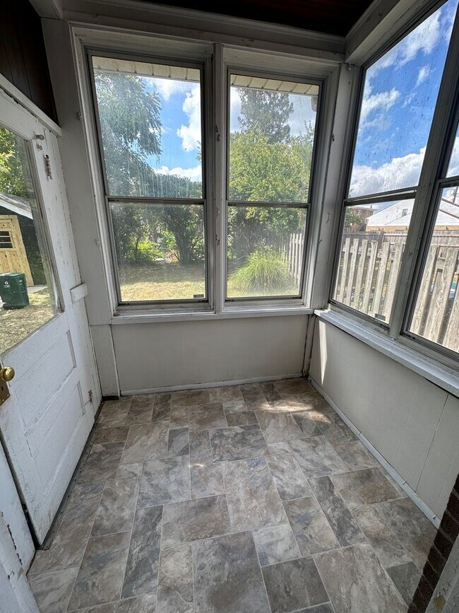 Building Photo - WESTWOOD - Charming 3bd Tudor w modern updates