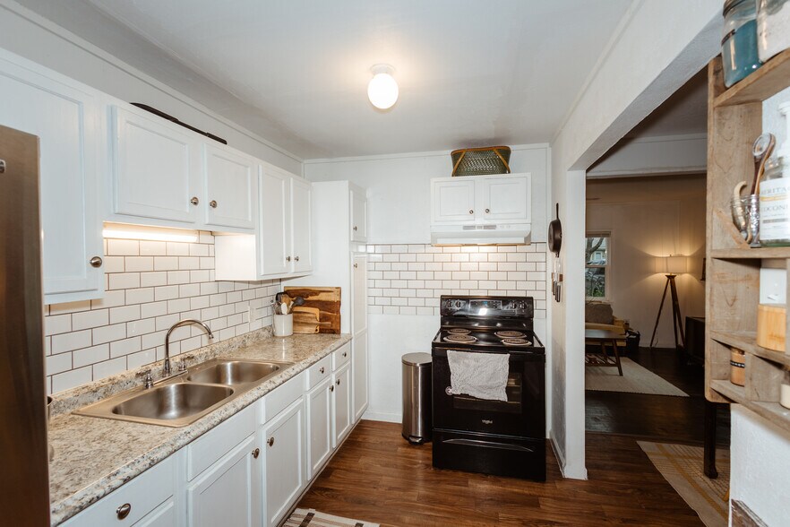 Building Photo - 3412 Homan Ave