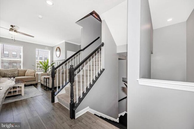 Building Photo - 867 Amity St