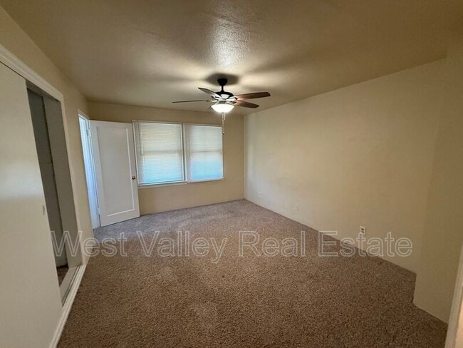 Building Photo - 334 B St