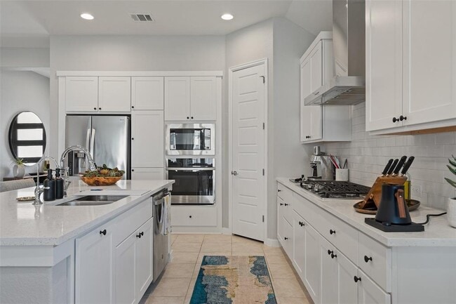 Building Photo - 4300 Sutter Cv