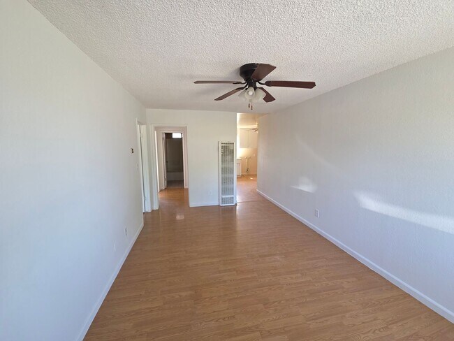 Building Photo - L. Street Duplex