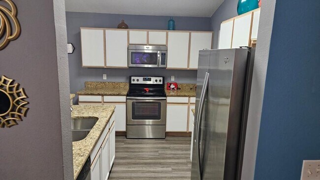 Building Photo - 510 Castlemain Cir