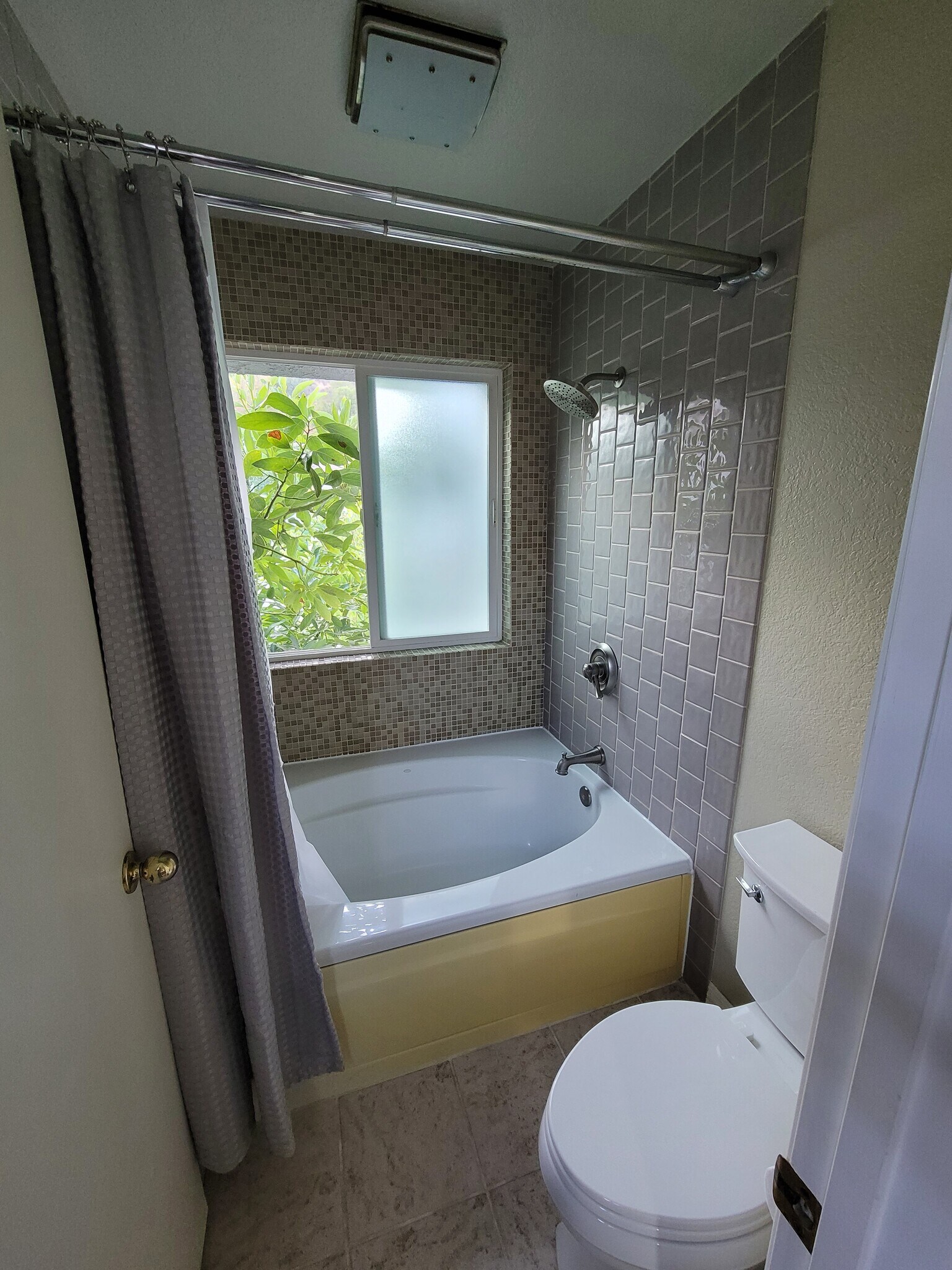 master bath - 35 La Costa Ct