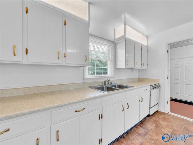 Building Photo - 422 Karter St NW