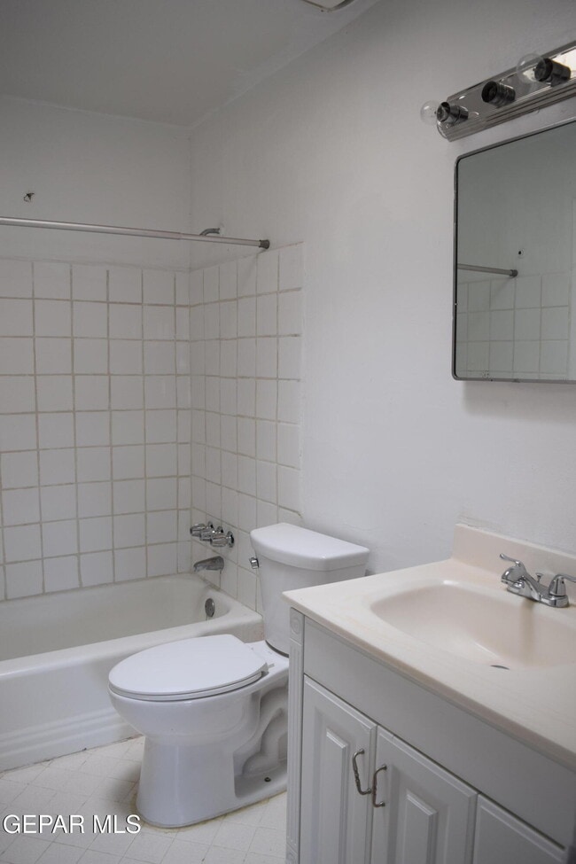 Building Photo - 136 N Festival Dr