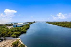 Building Photo - Bayview Drive, Sunny Isles Beach, FL 33160 - 1 BR 1.5 BA condo