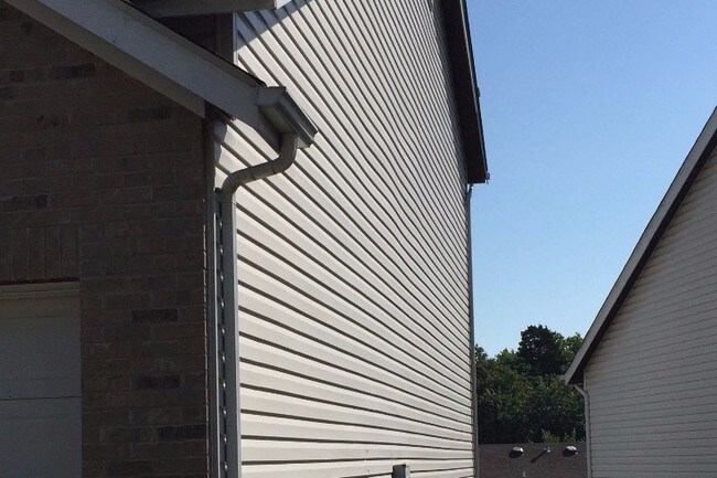 Building Photo - 1350 Parkview Estates Dr