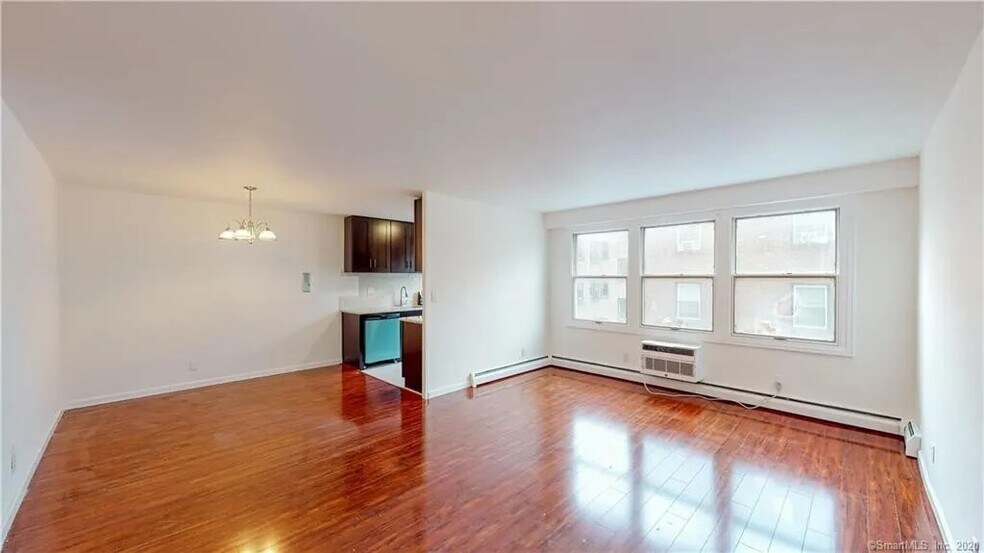 Building Photo - 30 Glenbrook Rd