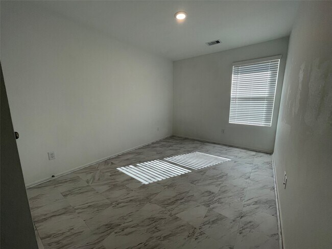 Building Photo - 7426 Birch Harvest Dr