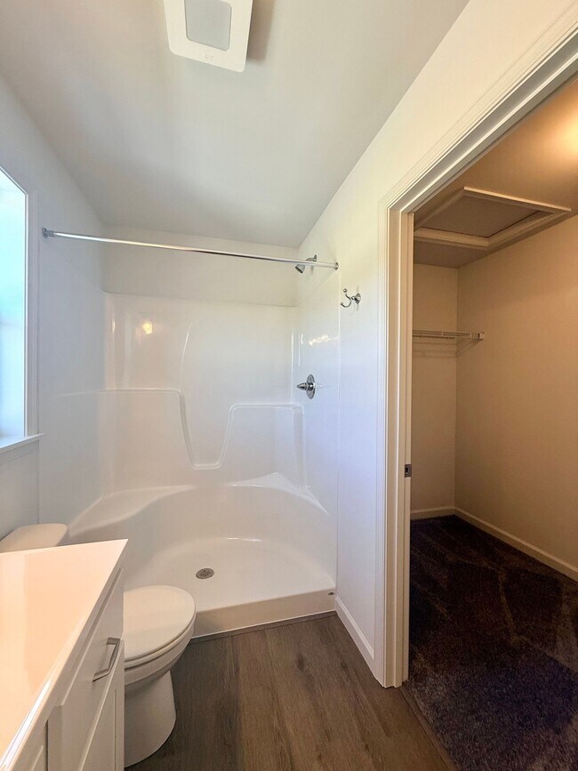Building Photo - 45 N Conifer Dr