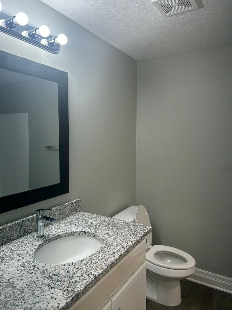 Building Photo - 1124 Sontag Ct