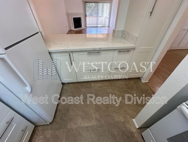 Building Photo - 2823 Andover Ave