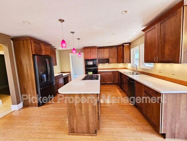 Building Photo - 27201 WA-3