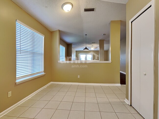 Building Photo - 2143 Featherwood Dr W