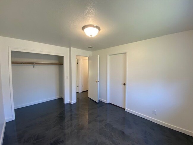 Building Photo - ARCATA! FULLY REMODELED 3 bedroom / 1.5 ba...